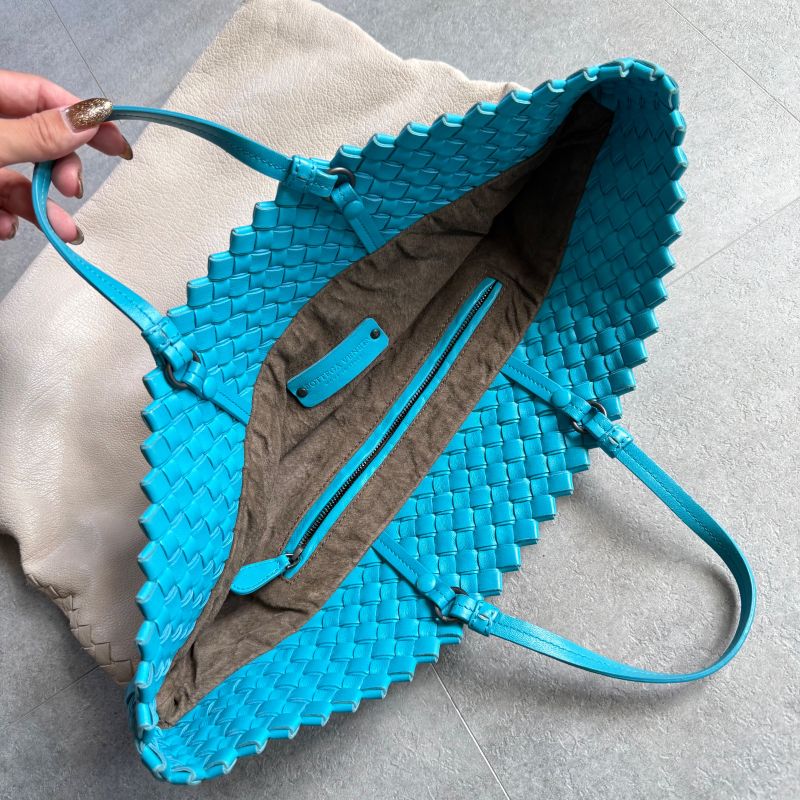 Bottega Veneta Intrecciato Leather Tote Handbag Bicolor Light Blue Ivory A4