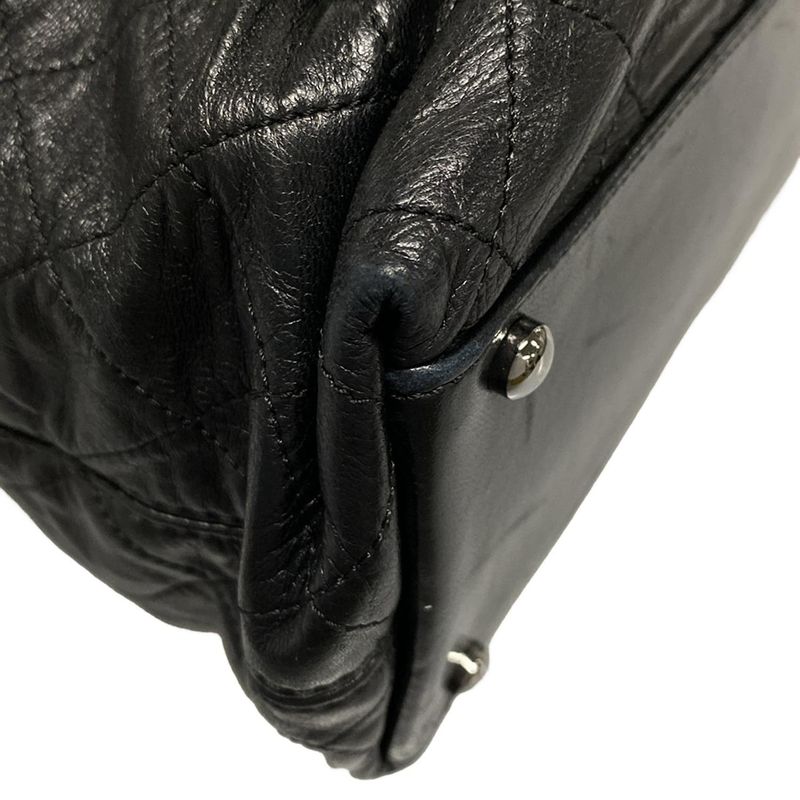 Chanel Shoulder Bag Matelasse Black Silver Hardware / Chain Shoulder / Gathered