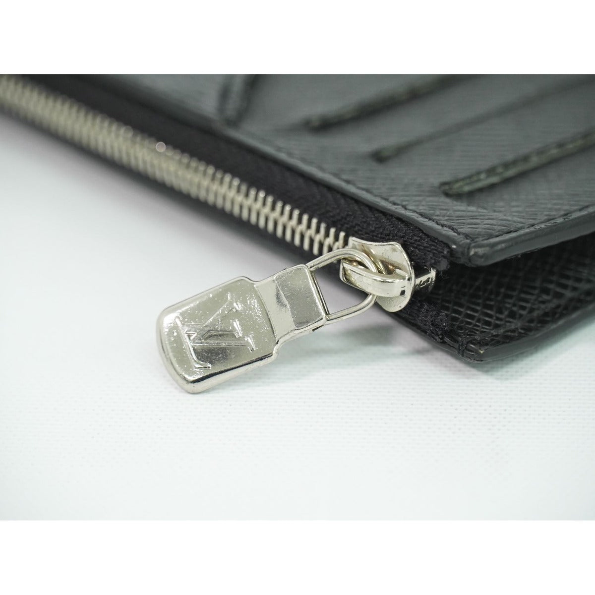 Louis Vuitton LV Coin Card Holder Monogram Eclipse Taiga Leather Noir — view 6