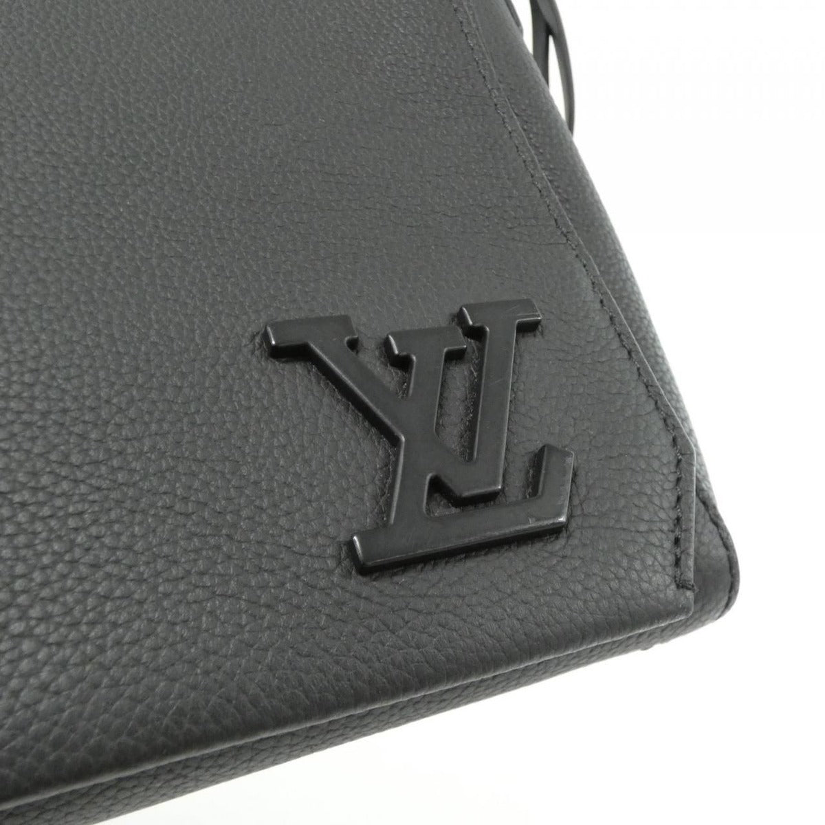 Louis Vuitton LV Aerogram Takeoff Shoulder Bag — view 4