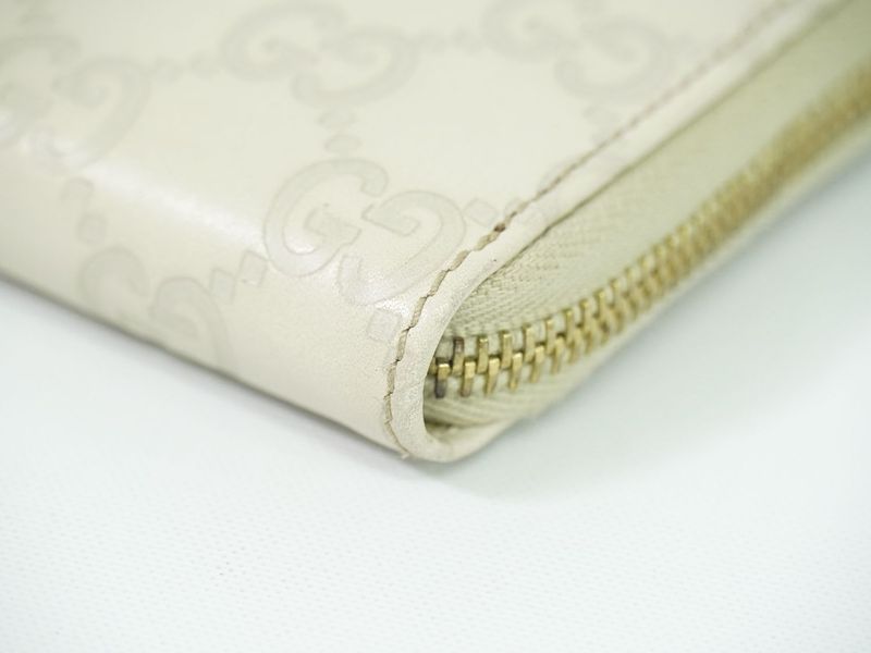 Authentic Gucci Shimmer Leather Round Zipper Long Wallet Long Wallet Ivory