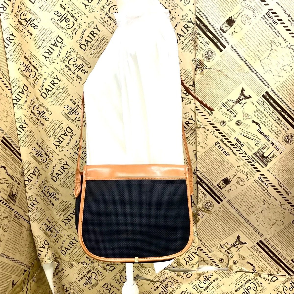 Saint Laurent Shoulder Bag YSL Travel Formal — view 2