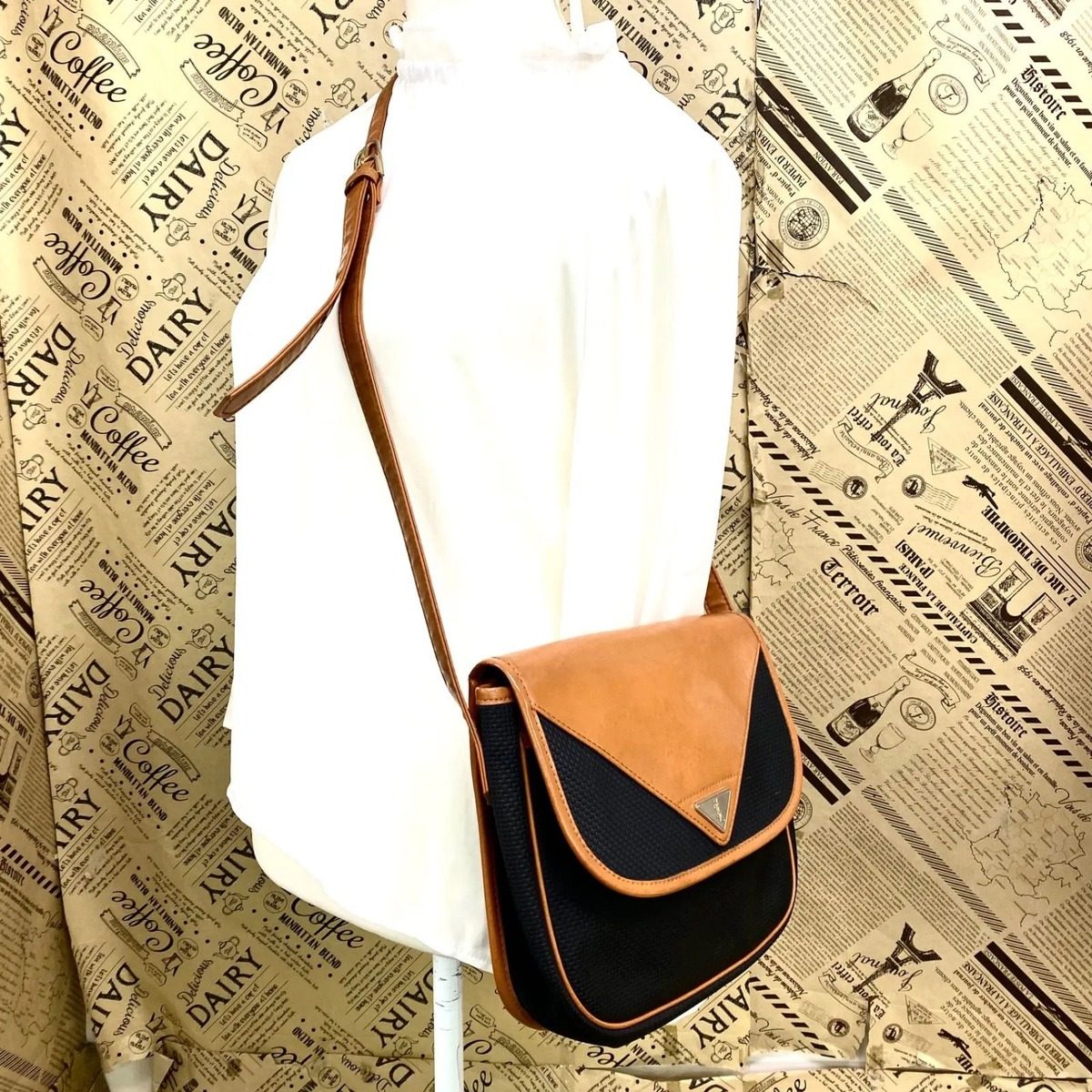 Saint Laurent Shoulder Bag YSL Travel Formal — view 3