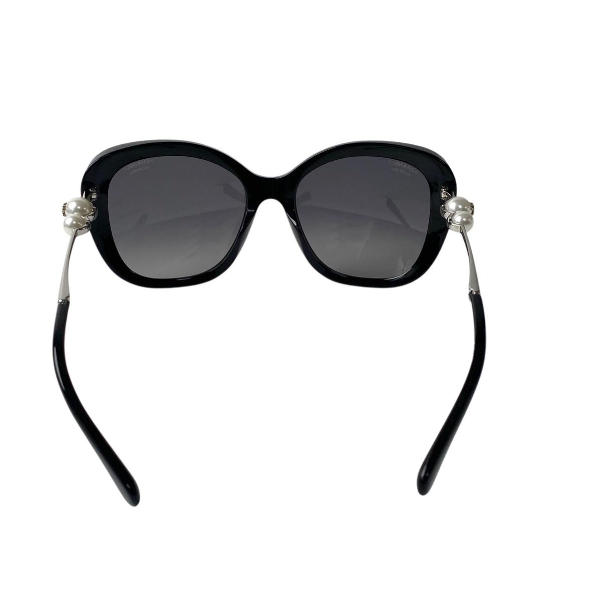 Chanel CC Logo Sunglasses Faux Pearl — view 4