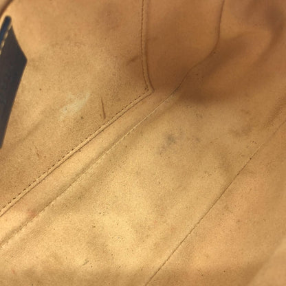 Gucci GG Marmont Shoulder Bag — view 9
