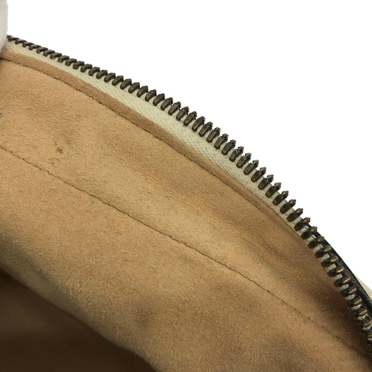 Gucci GG Marmont Shoulder Bag — view 10