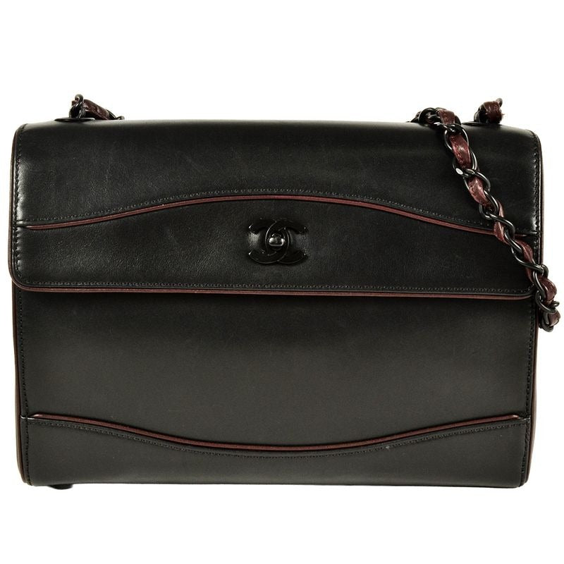 Chanel Chain Shoulder Bag Lambskin Black 7 Figures 6 Units