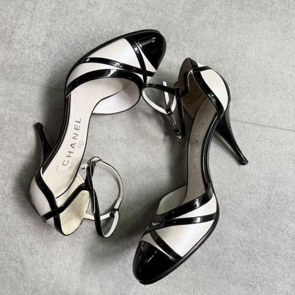 Chanel Pearl Coco Mark Ribbon Design Pumps Leather Patent Leather Black White