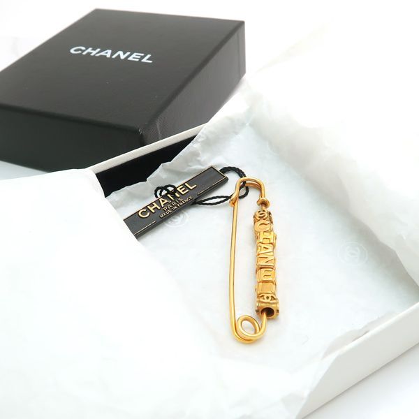 Chanel Brooch Safety Pin 01P Logo Cube GP Gold Color With Box Chanel