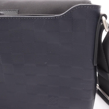 Louis Vuitton Shoulder Bag District PM Cosmos Leather Navy — view 6