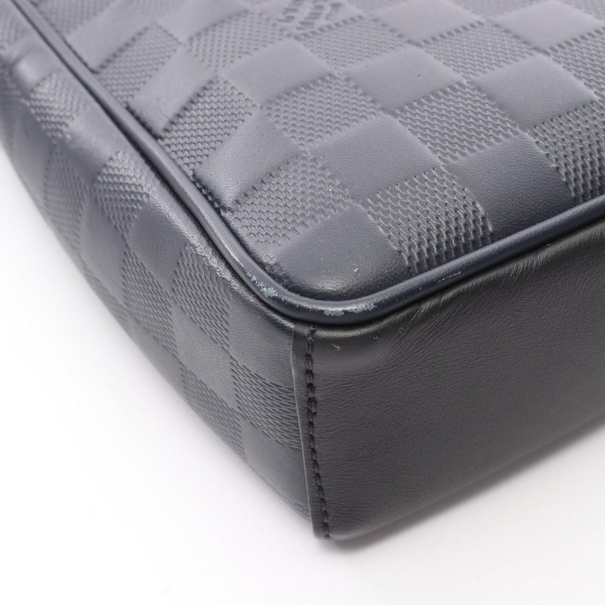 Louis Vuitton Shoulder Bag District PM Cosmos Leather Navy — view 10