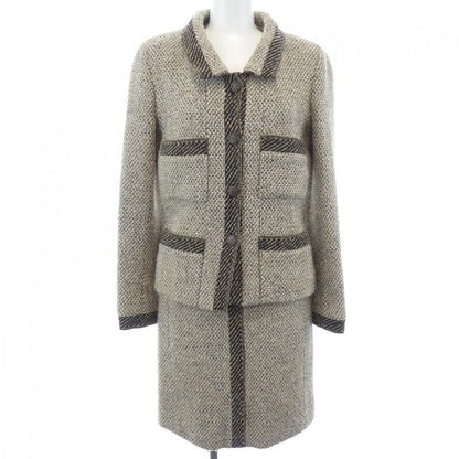 Chanel 98 a Suit