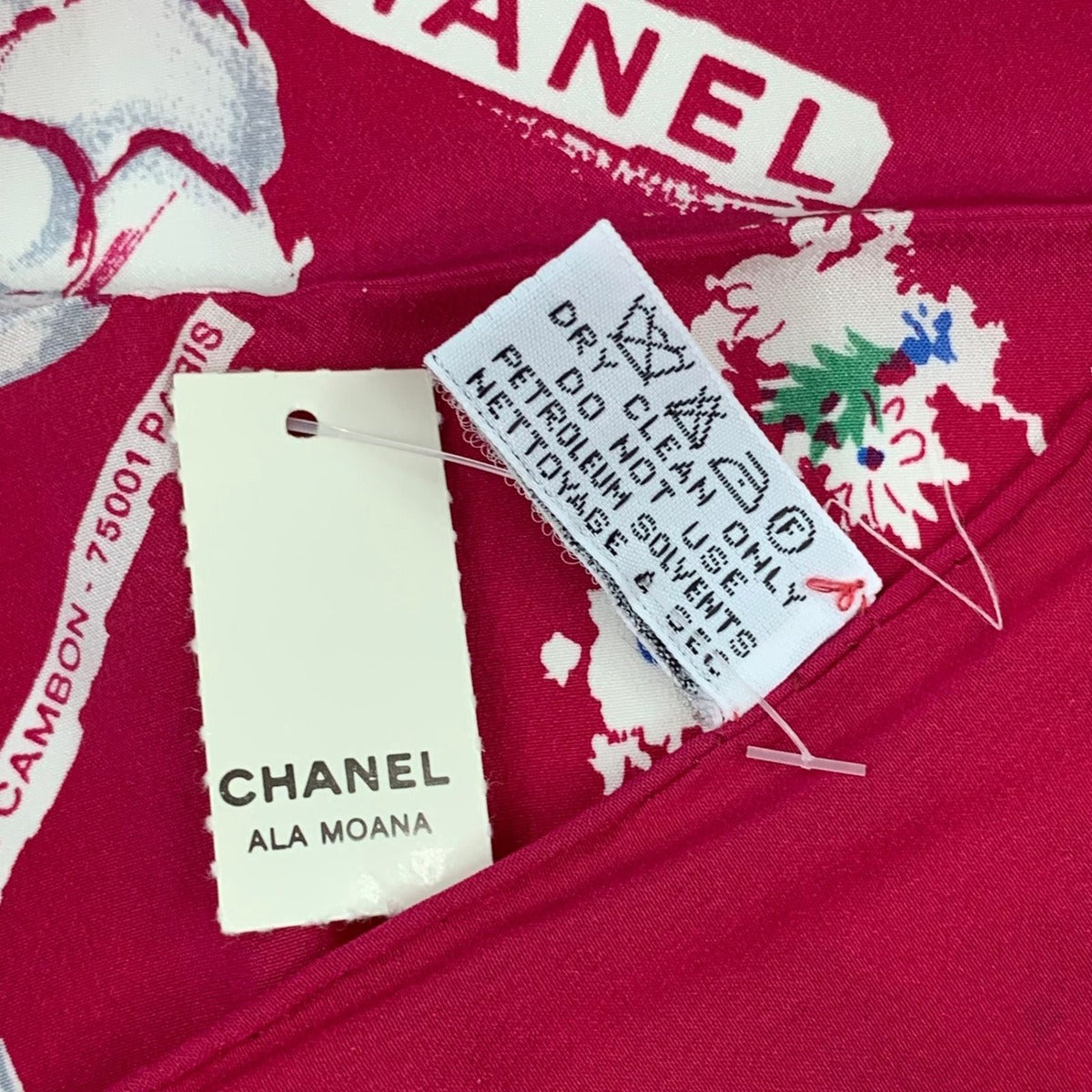 Chanel Large CC Logo Silk Scarf Pink — view 9