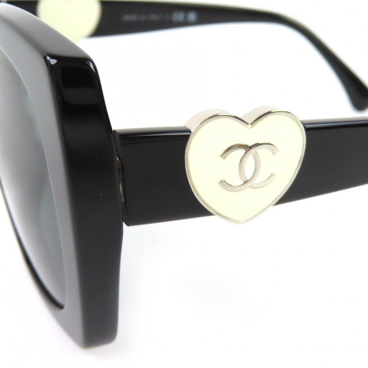 Chanel CC Logo Heart Square Shape Eyewear Sunglasses Black White — view 8