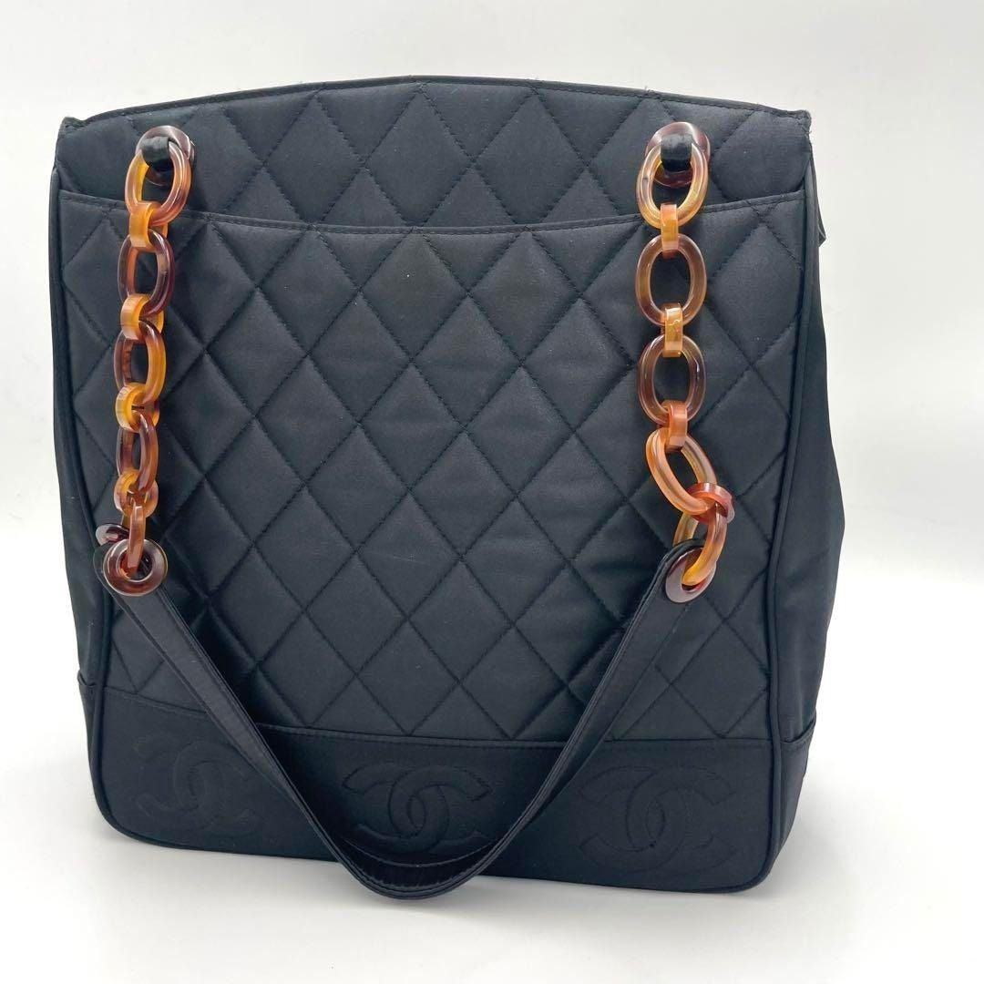 CHANEL Vintage Tortoiseshell Wooden Handle Quilted Tote Bag Black