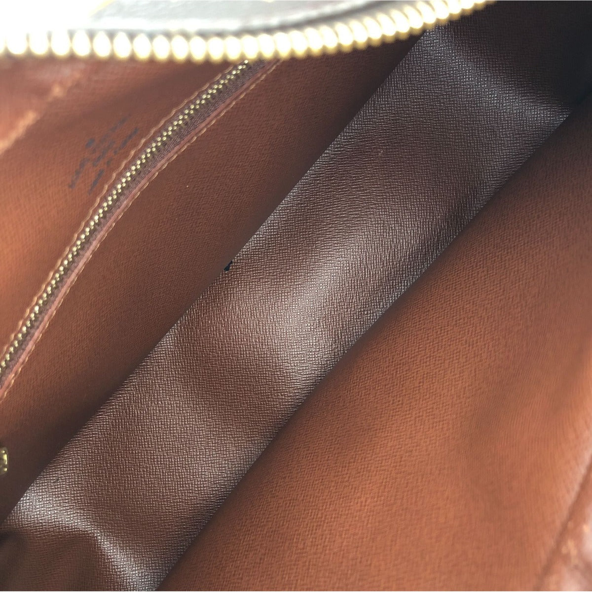 Louis Vuitton Boulogne 30 Shoulder Bag — view 11
