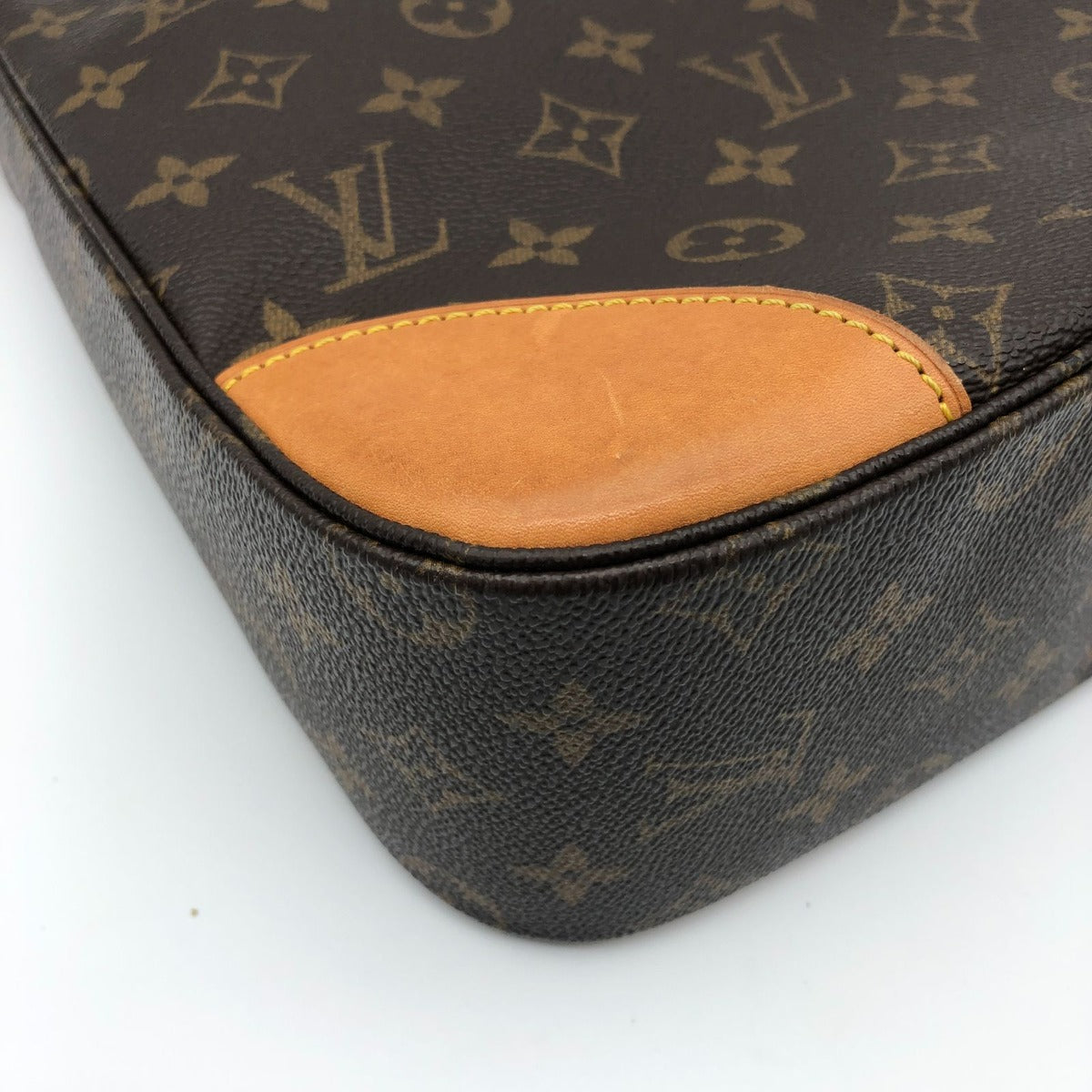 Louis Vuitton Boulogne 30 Shoulder Bag — view 9