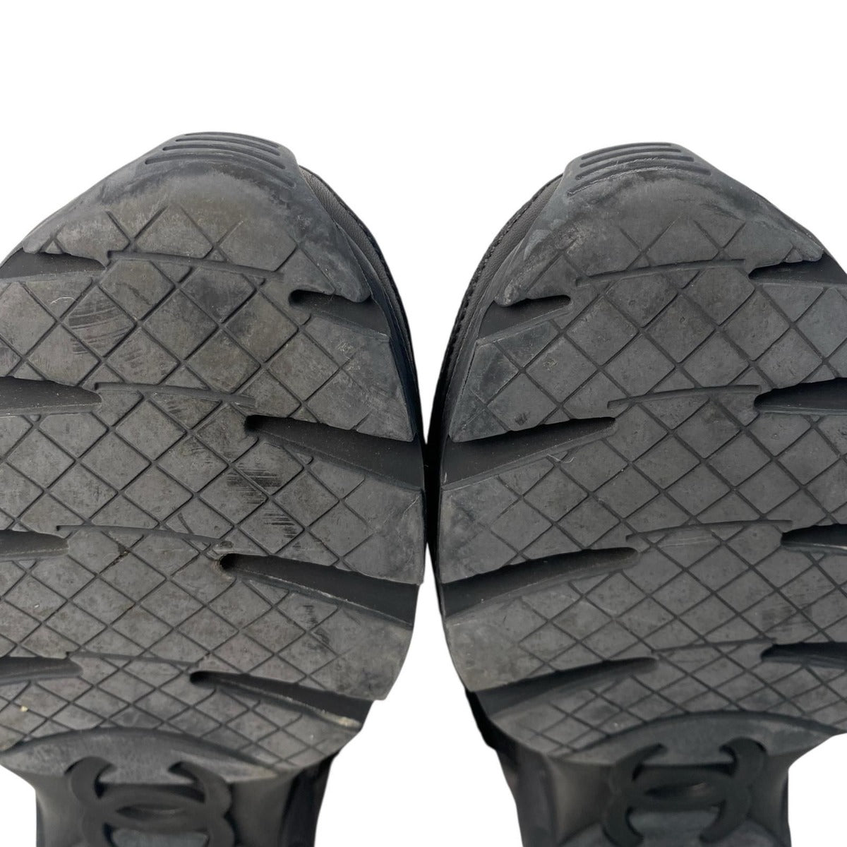 Chanel High Cut Sneakers Omnibus 35 — view 6