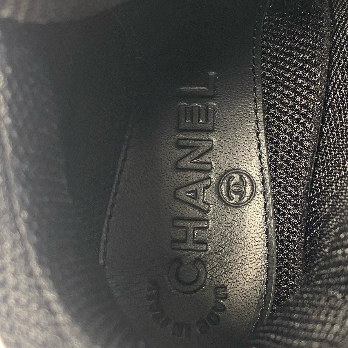 Chanel High Cut Sneakers Omnibus 35 — view 9