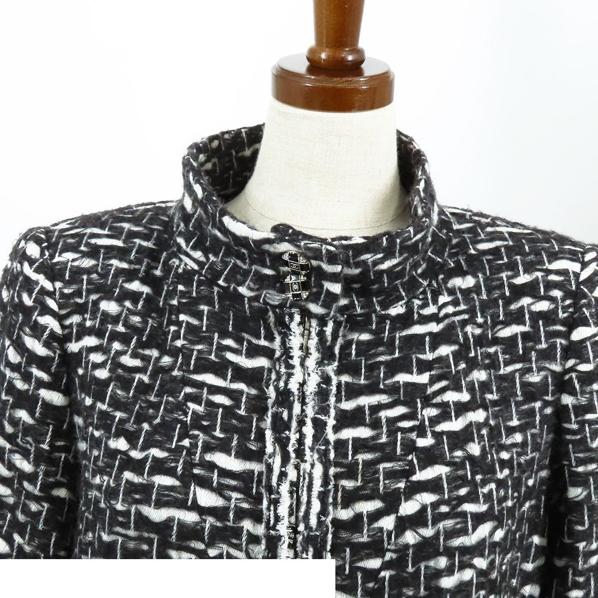 Chanel Coat White Black Wool Polyester Zip Up Outer 38 — view 4