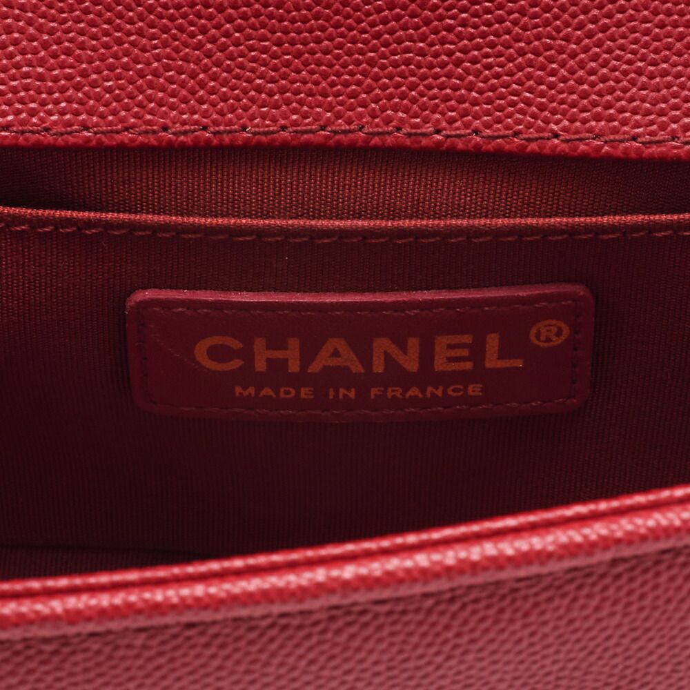 Chanel Boy Chanel V-stitched Chain Shoulder Caviar Skin Red (gold Hardware)