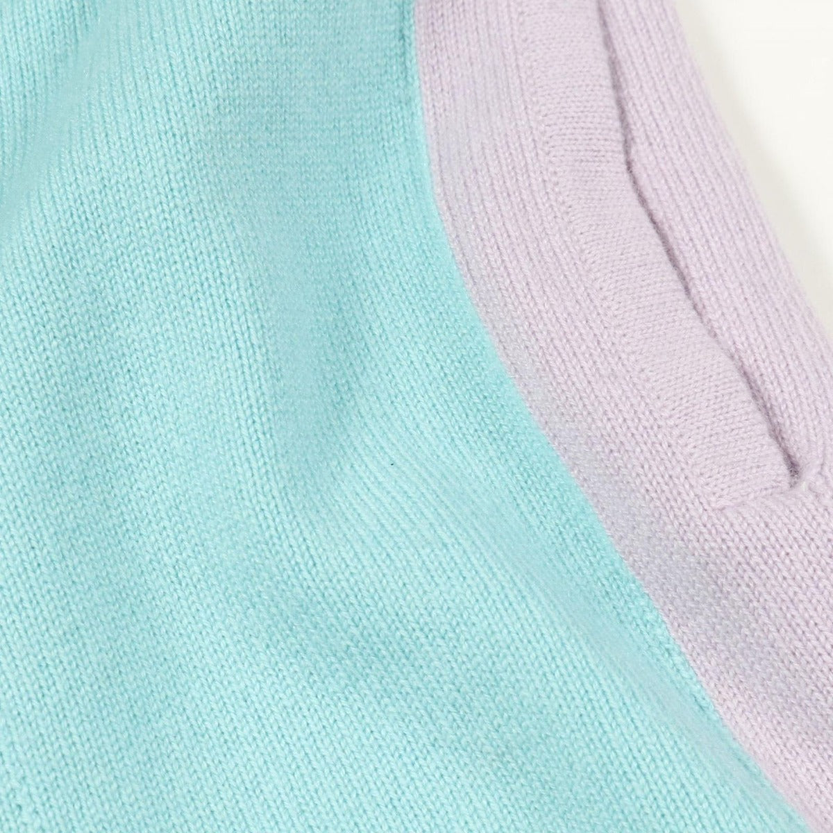 Chanel Pants CC Logo Cashmere B — view 7