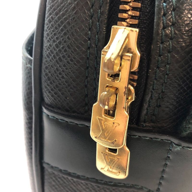 Louis Vuitton Taiga Reporter M30154 Shoulder Bag Green Men's Used 005626