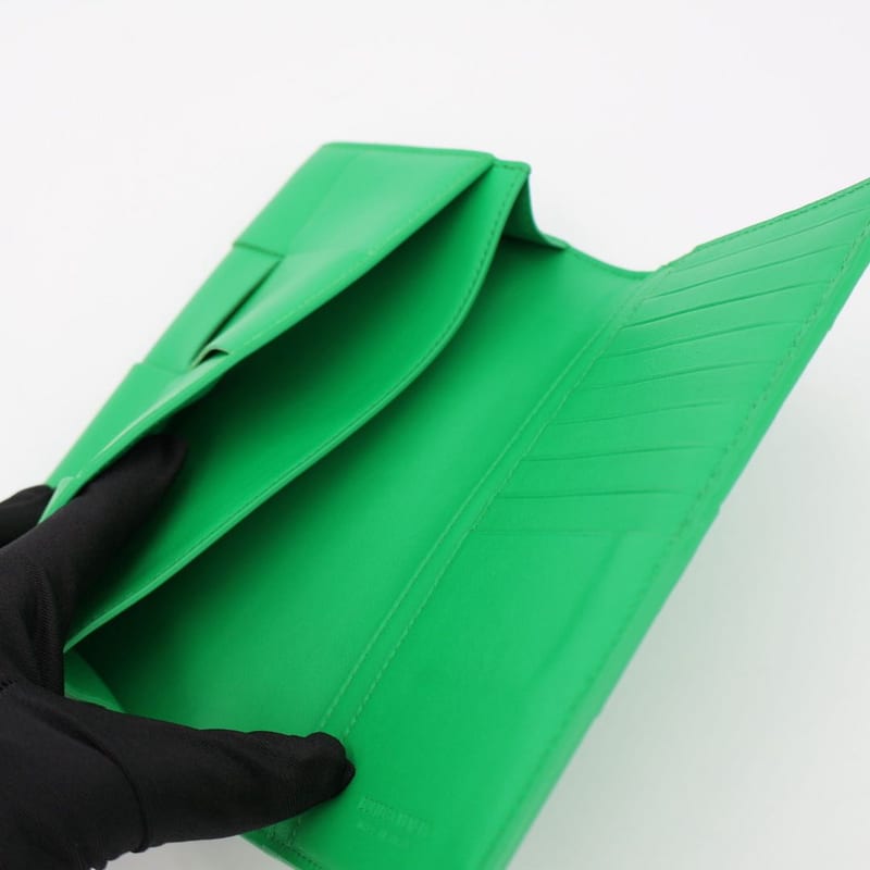 Bottega Veneta Maxi Intrecciato Leather Wallet Green