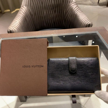 ◎authentic Louis Vuitton Epi Bifold Compact Wallet