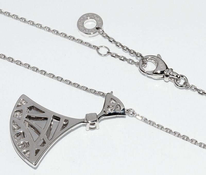 Bulgari Pendant Necklace 18K White Gold Diamond Diva Dream Pendant Necklace
