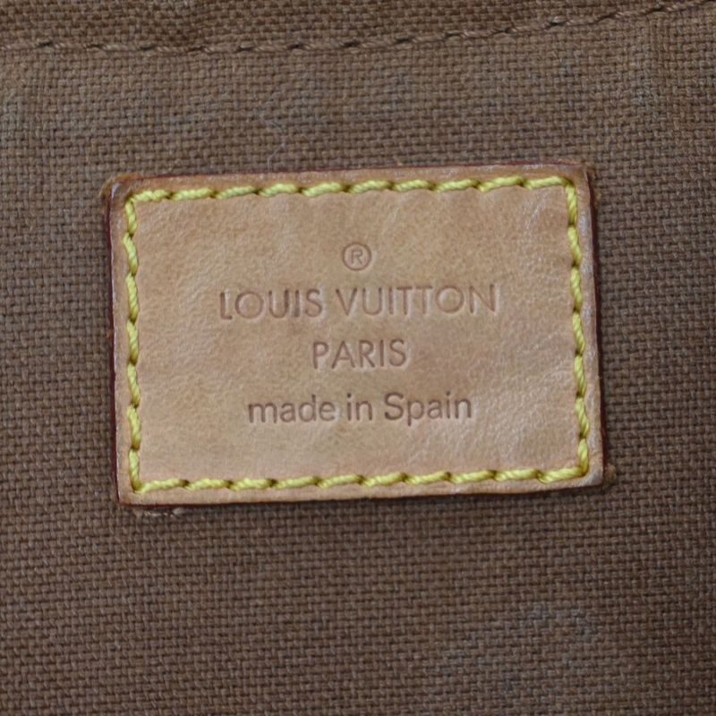 Louis Vuitton Tulum GM Shoulder Bag Monogram Leather M40075 99ka905