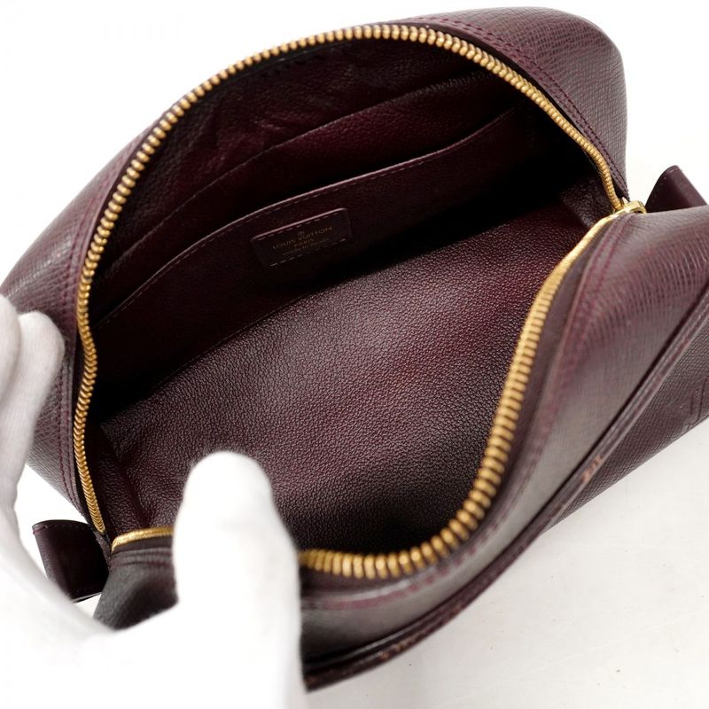 Louis Vuitton Clutch Bag Taiga Trousse Toilette PM M30226 Acajou - Men's