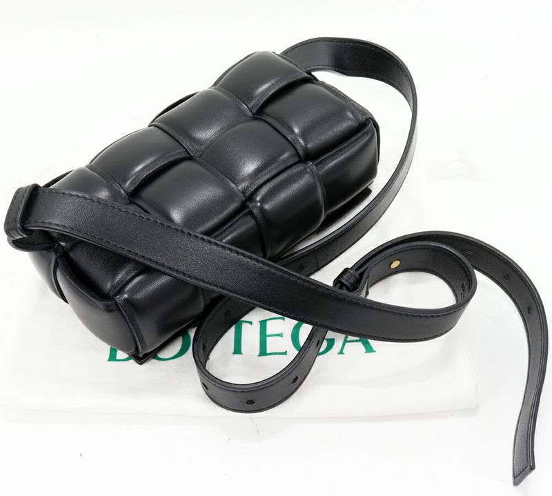 Bottega Veneta Body Bag Waist Bag Intrecciato Padded Cassette Maxi Intrecciato