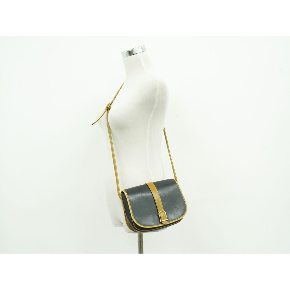 Celine Leather Shoulder Bag Pochette Black — view 6