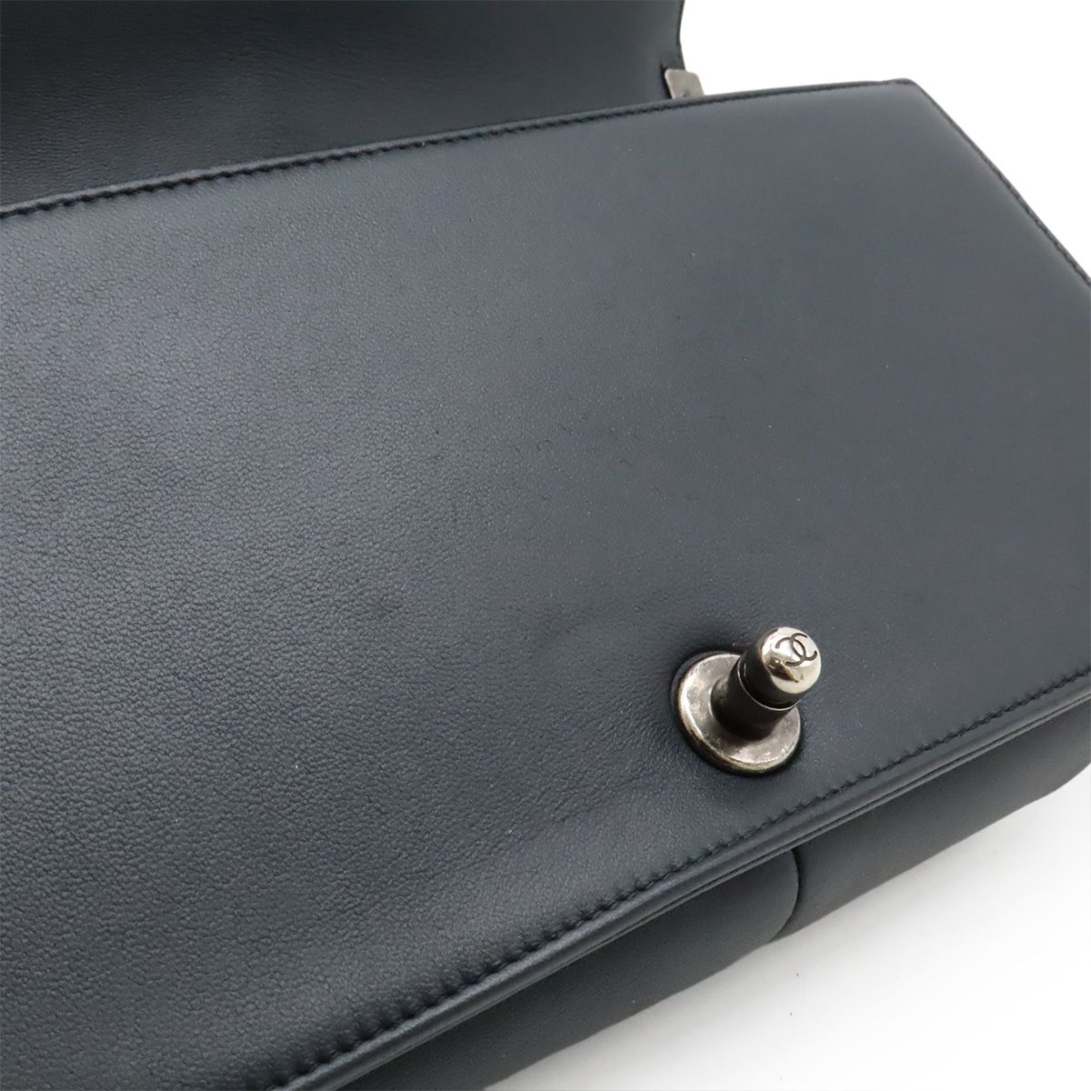 Chanel Boy Chanel 25 V Stitching Coco Mark Chain Shoulder Shoulder Bag Crossbody