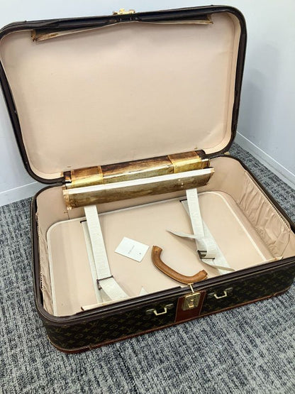 Louis Vuitton Stratos Monogram Vintage Trunk : Y0944