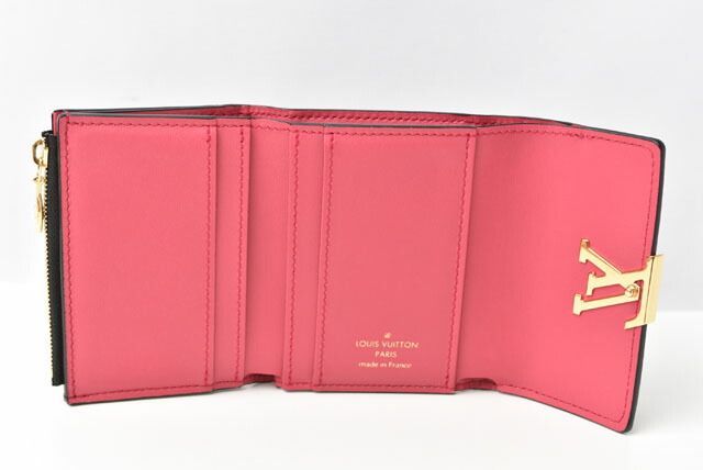 Louis Vuitton Wallet Louis Vuitton Portefeuille Capucines XS Taurillon Noir