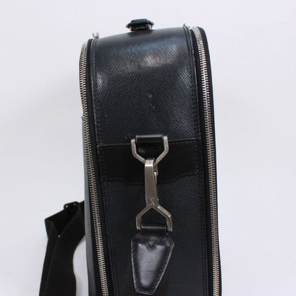Louis Vuitton Taiga Ardoise Leather Black Shoulder Bag Silver M30762