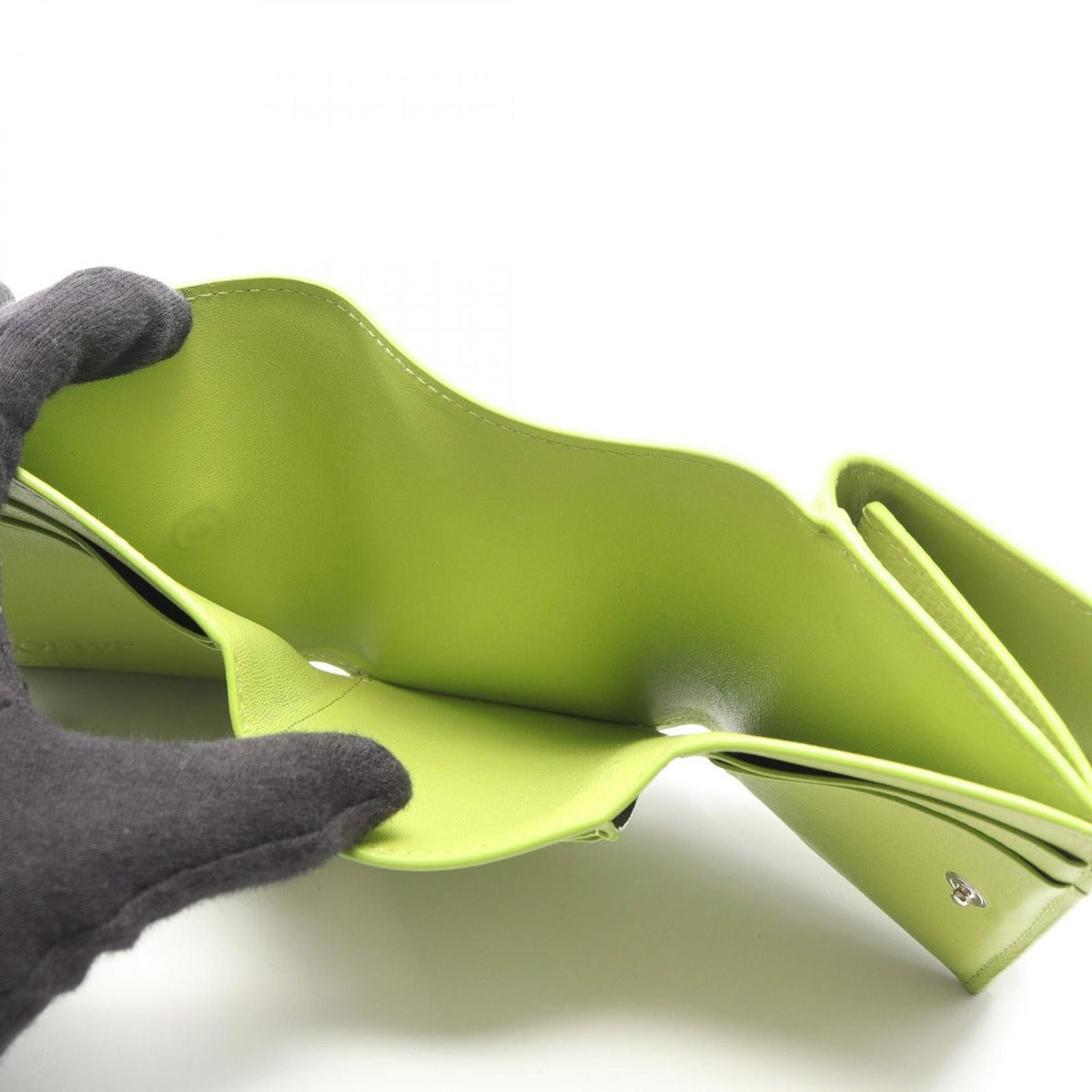 Loewe Trifold Wallet Anagram Apple Green Leather — view 10