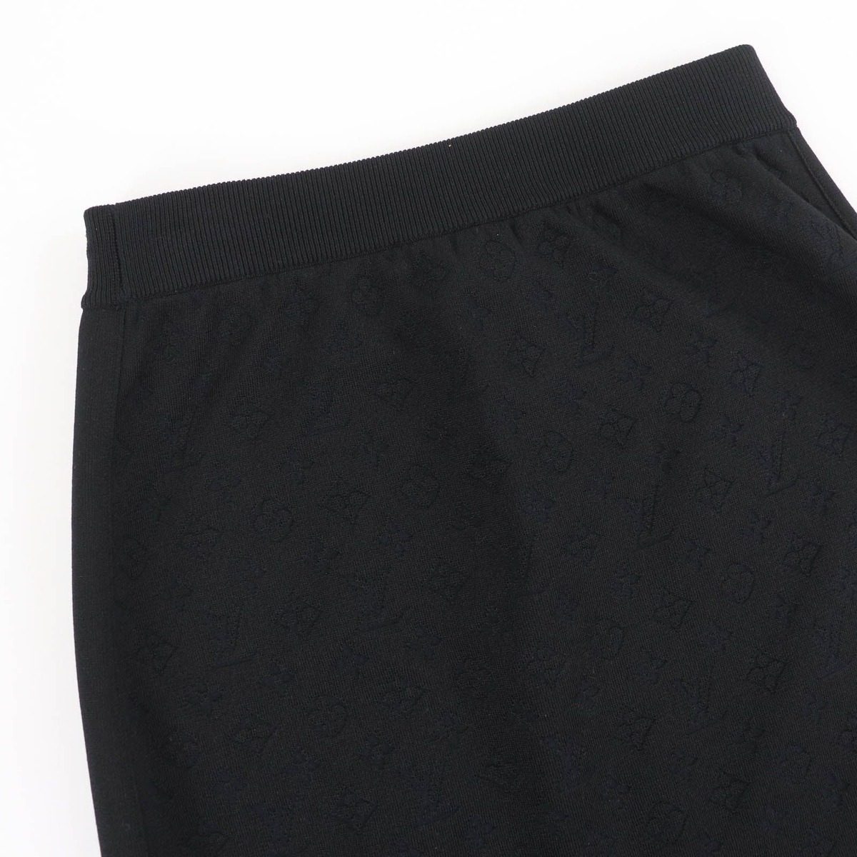 Louis Vuitton Silk Monogram Embossed Knee Length Tight Skirt Black — view 4