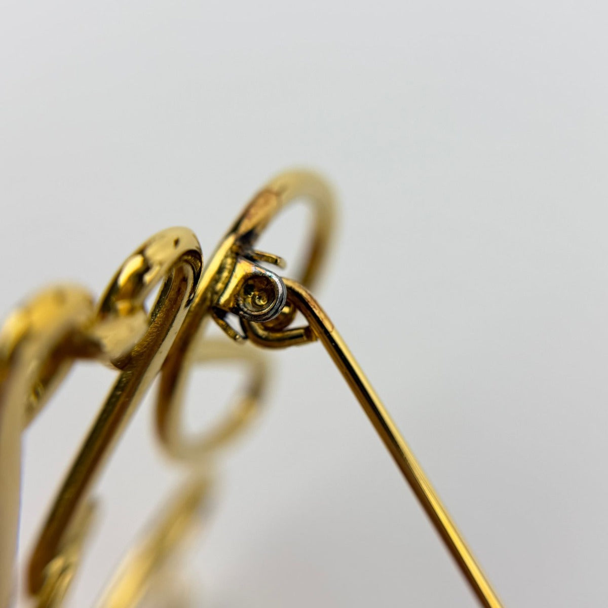Loewe Anagram Brooch Gold Vintage — view 14