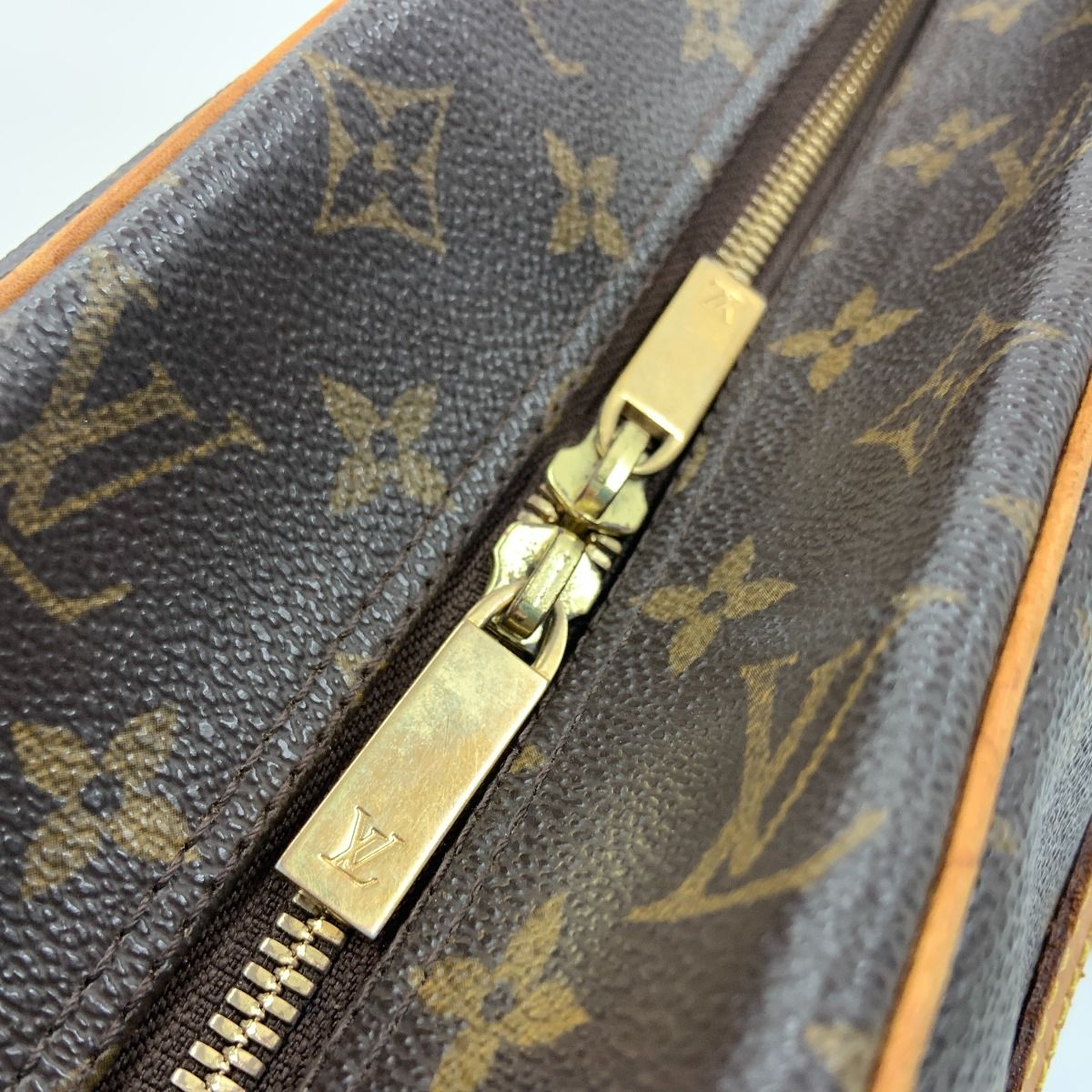 Louis Vuitton Monogram Shite GM Monogram Shite Shoulder Bag M51181 Brown