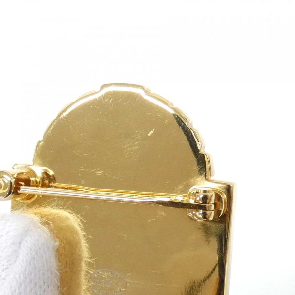 Chanel Brooch Gold — view 3