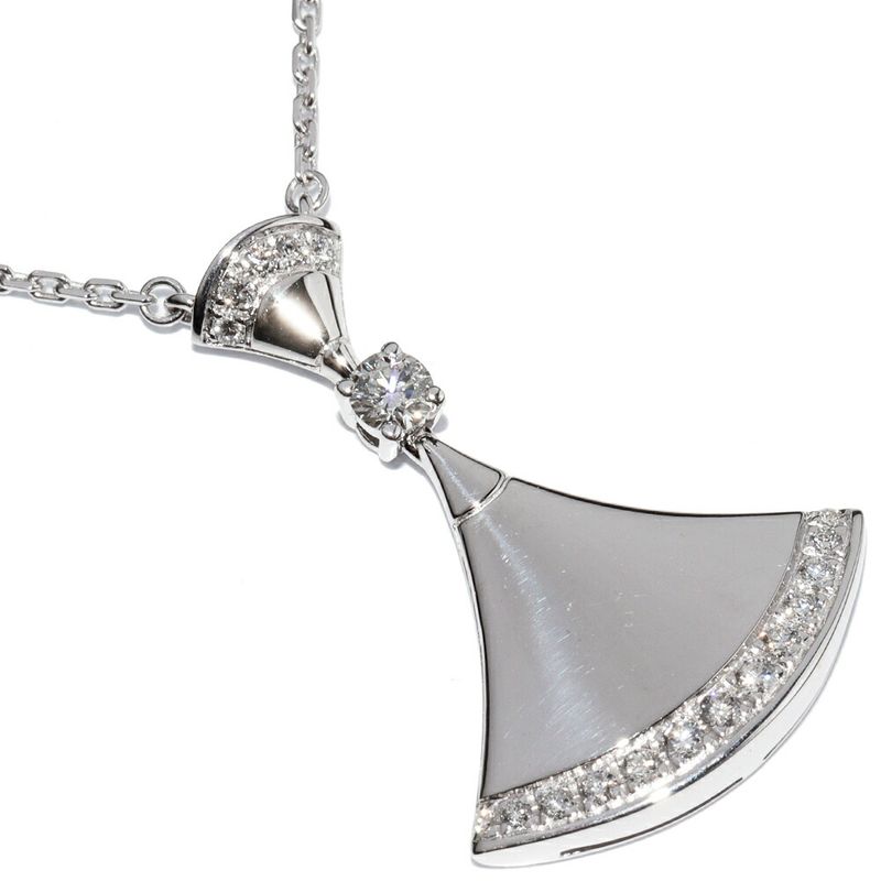Bulgari Pendant Necklace 18K White Gold Diamond Diva Dream Pendant Necklace