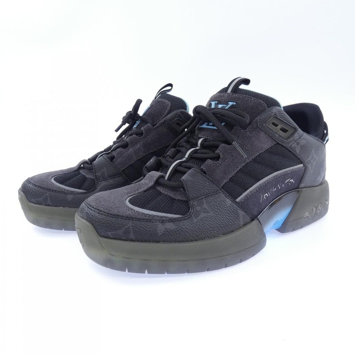 Louis Vuitton Abu Line Sneakers — view 3