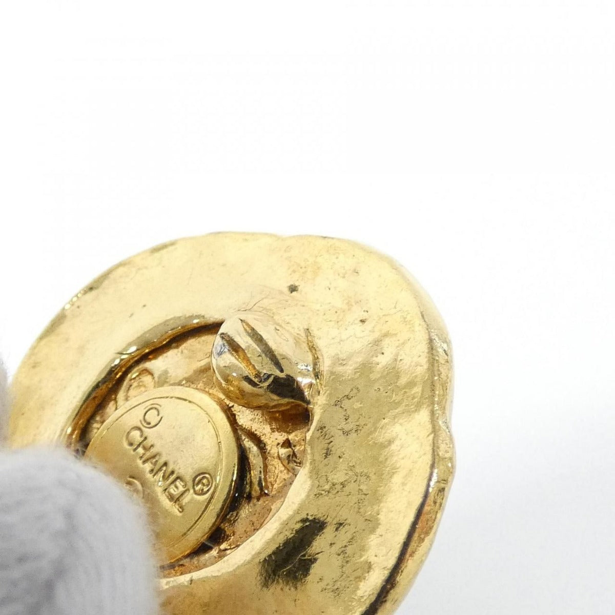 Chanel Vintage Earrings Gold — view 3