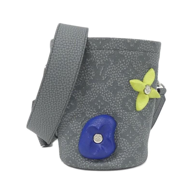 Louis Vuitton Chalk Pouch 2022 AW Accessory