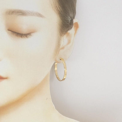 Cartier Love Earrings Yellow — view 4