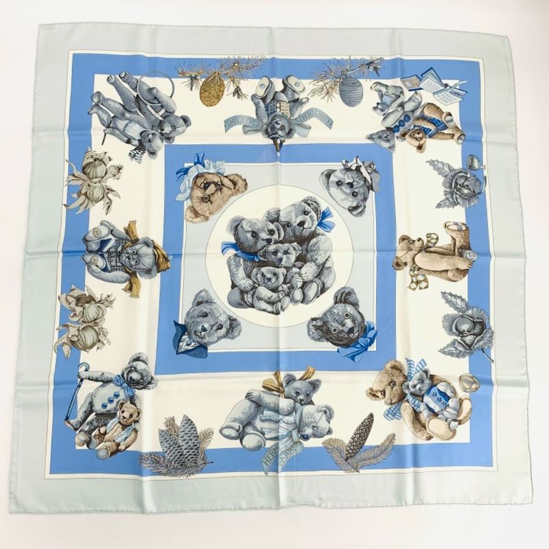 Hermes Carre 90 Confidents DES Coeurs Teddy Bear Heart Friend Silk Scarf