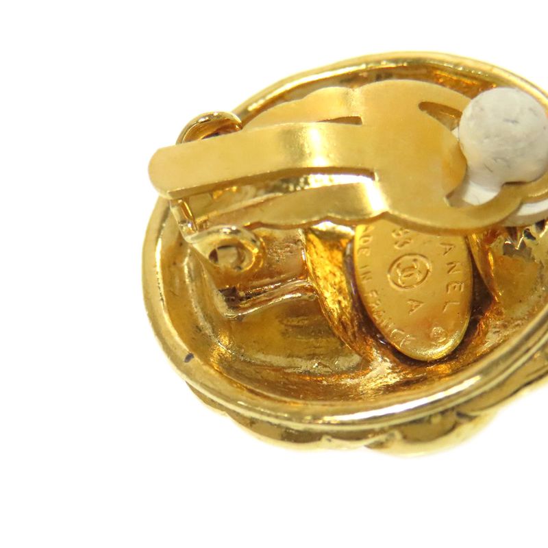 Chanel Matelasse Coco Button Earrings In Metal Ladies